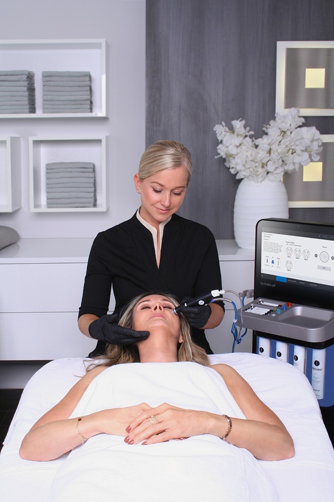 Hydrafacial-glow-up-baden