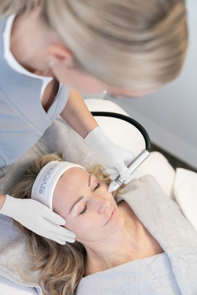Mikrodermabrasion-baden-reviderm